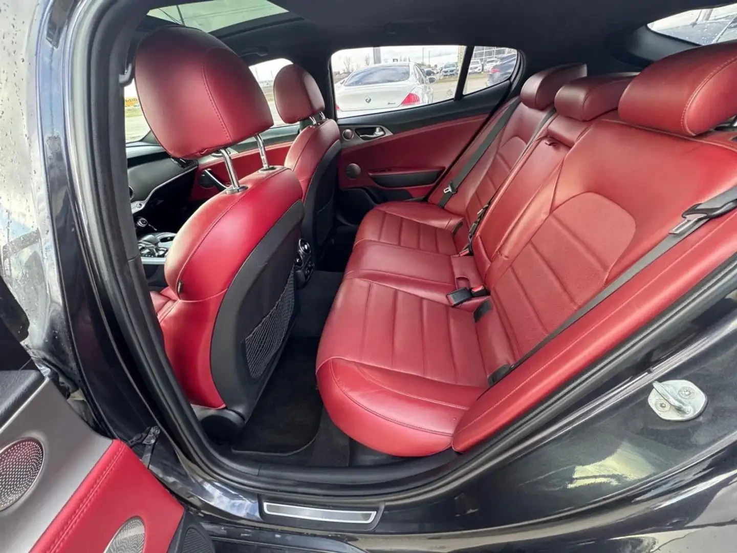 Kia Stinger GT LIMITED| HUD| ЧЕРВЕН САЛОН| PANO| , снимка 12 - Автомобили и джипове - 55340241