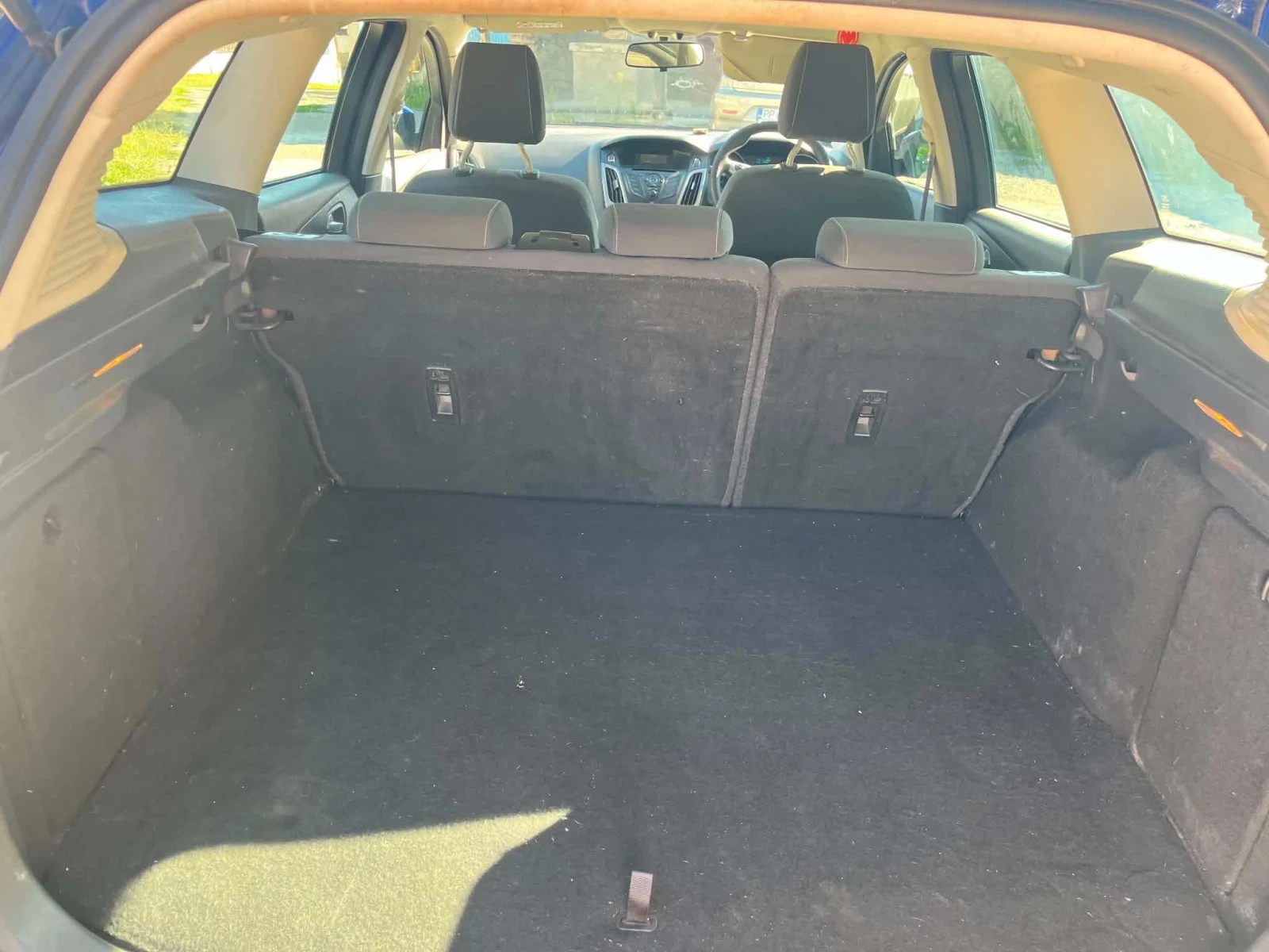 Ford Focus 1.6tdci // 124000км // ДЕСЕН ВОЛАН, снимка 10 - Автомобили и джипове - 55677853