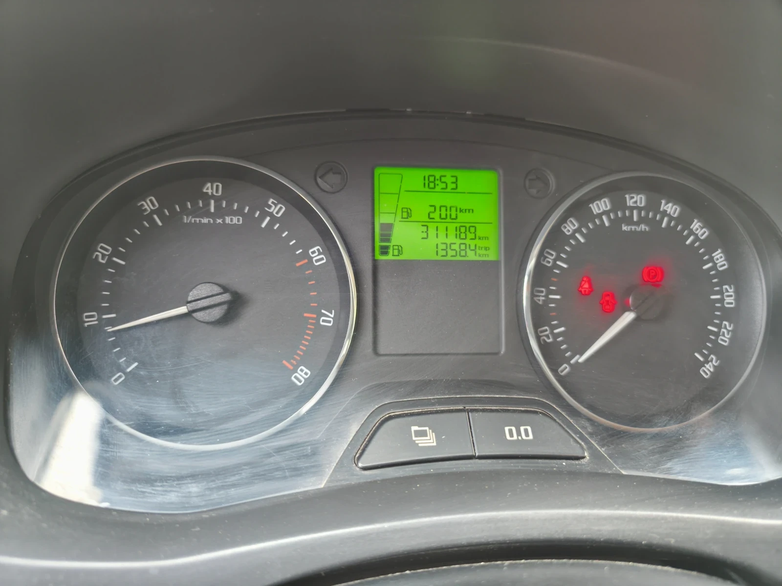 Skoda Fabia 1.4 16V, снимка 6 - Автомобили и джипове - 55711399