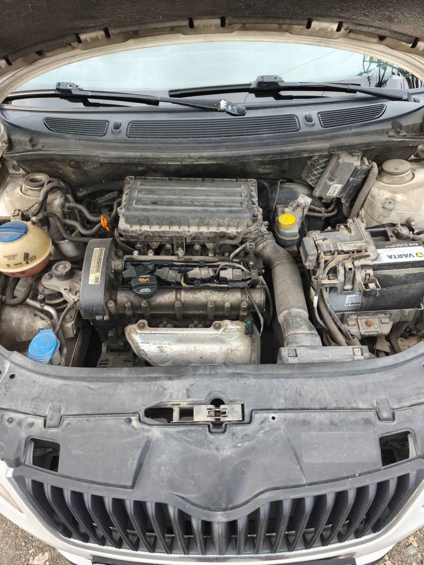 Skoda Fabia 1.4 16V, снимка 8 - Автомобили и джипове - 55711399