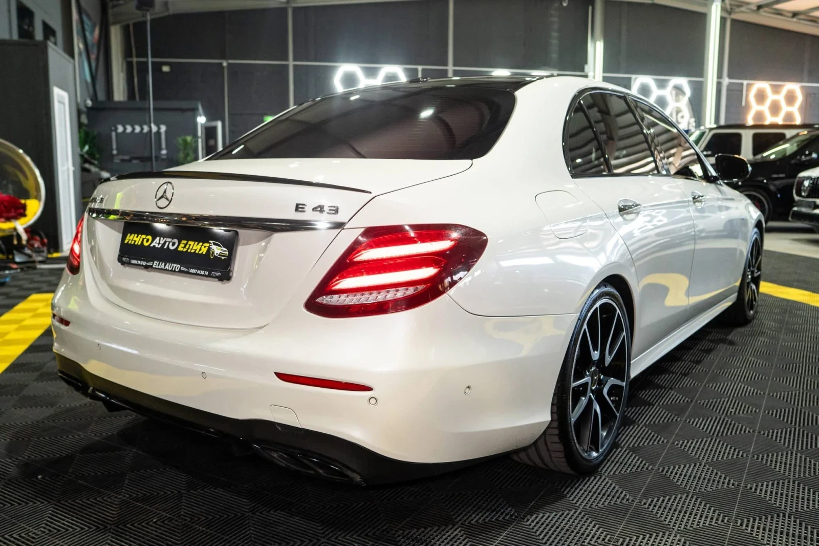 Mercedes-Benz E 43 AMG 4MATIC LED NAVI ���� CARBON BURM ������ 100% | Mobile.bg � ����������� 9