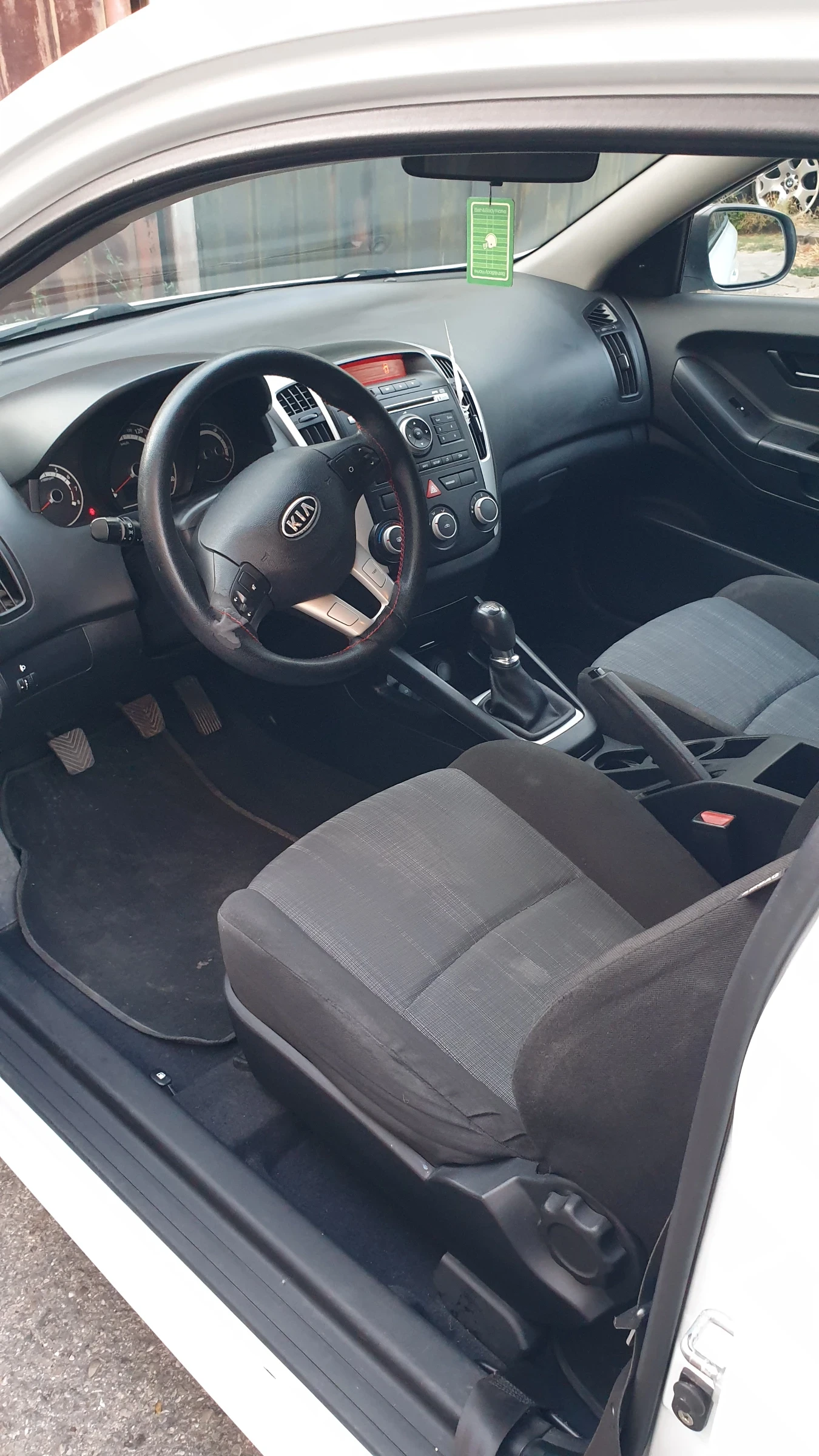 Kia Ceed, снимка 4 - Автомобили и джипове - 55896209