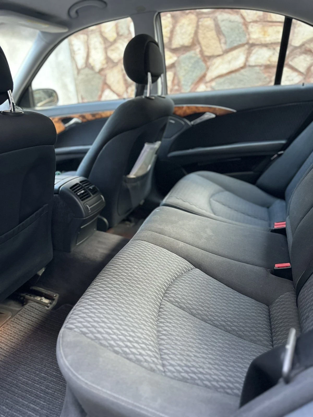 Mercedes-Benz E 220, снимка 8 - Автомобили и джипове - 56045605
