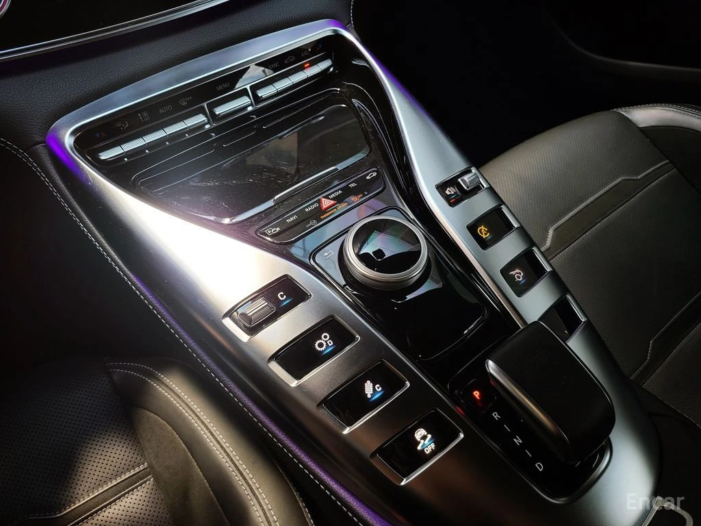 Mercedes-Benz AMG GT 43* 4MATIC+ * BURMESTER* ПОДГРЕВ* ОБДУХВАНЕ* 360КА, снимка 12 - Автомобили и джипове - 56075171