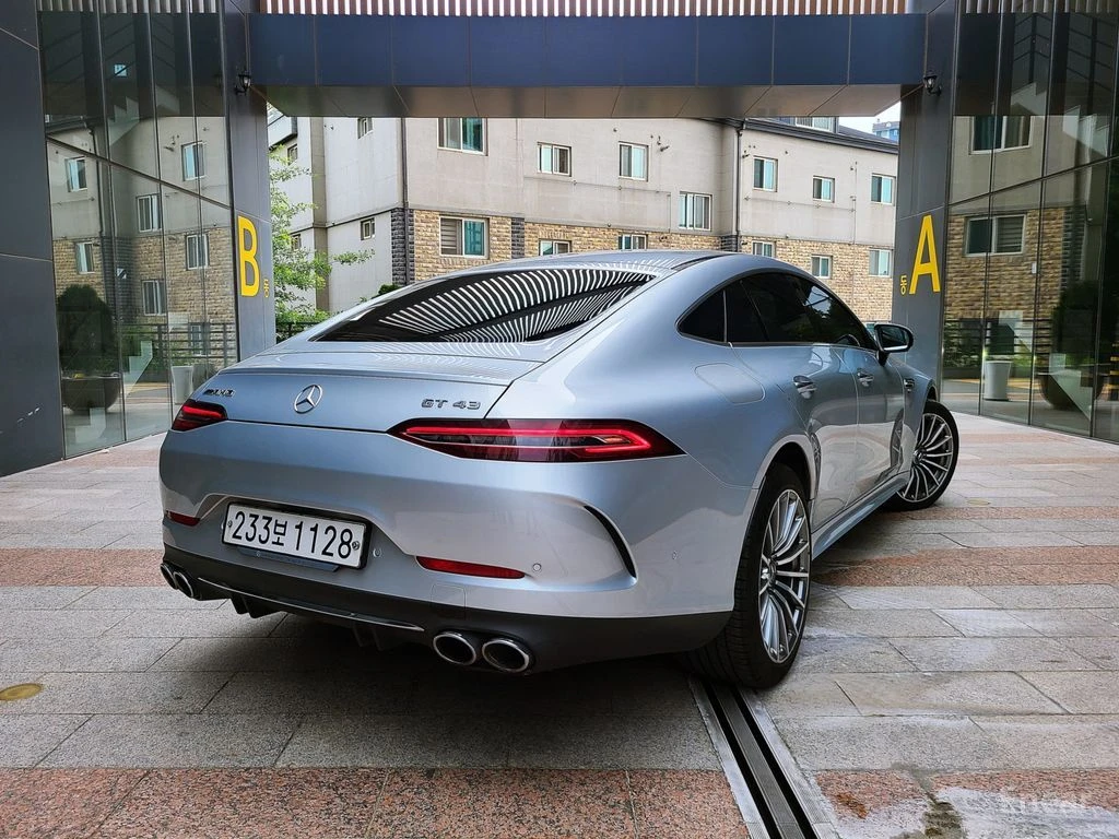 Mercedes-Benz AMG GT 43* 4MATIC+ * BURMESTER* ПОДГРЕВ* ОБДУХВАНЕ* 360КА, снимка 3 - Автомобили и джипове - 56075171