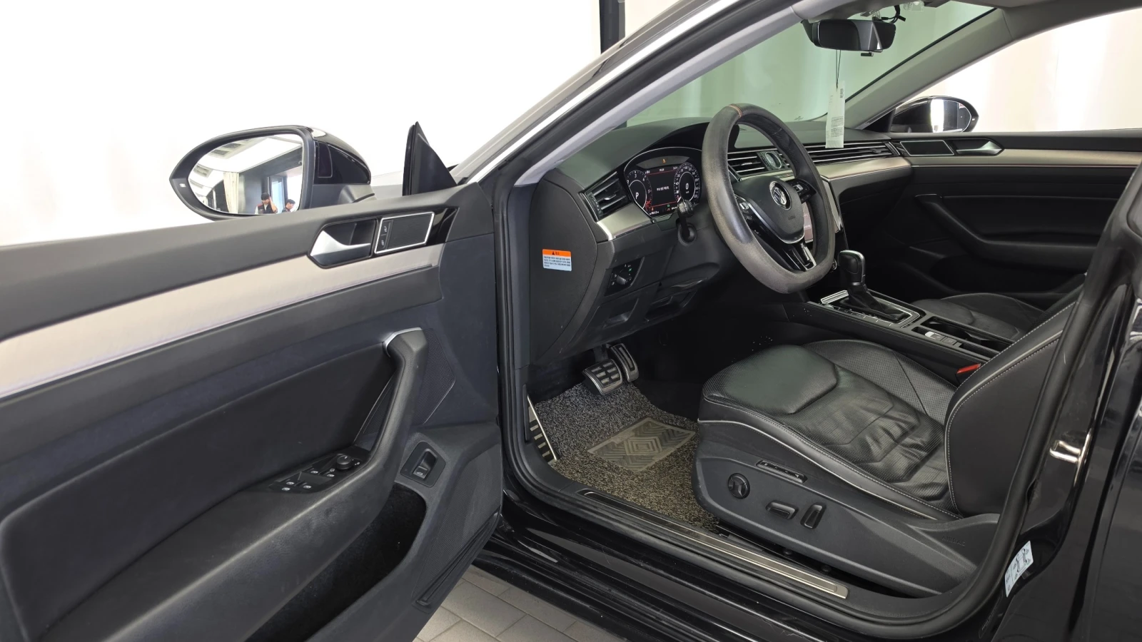 VW Arteon 2.0 TDI, снимка 8 - Автомобили и джипове - 56099431