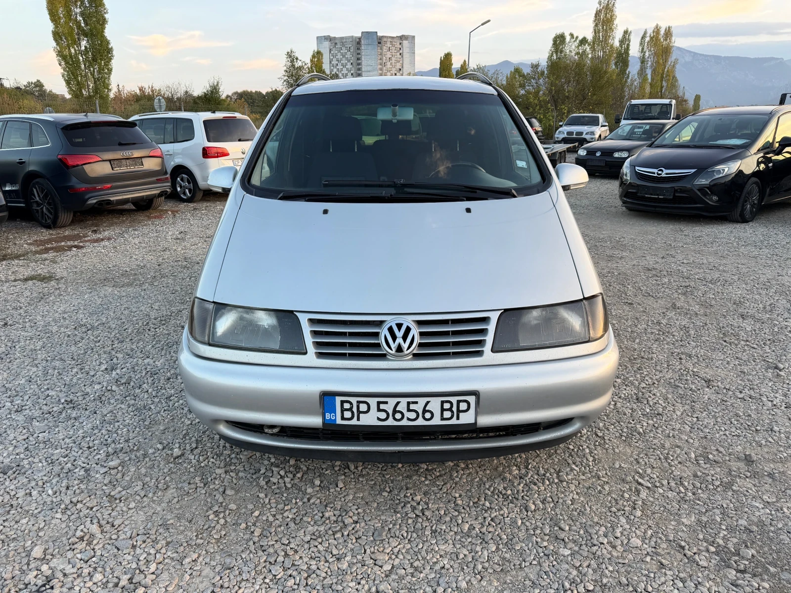 VW Sharan 1.9TDI-110PS, снимка 2 - Автомобили и джипове - 56606569
