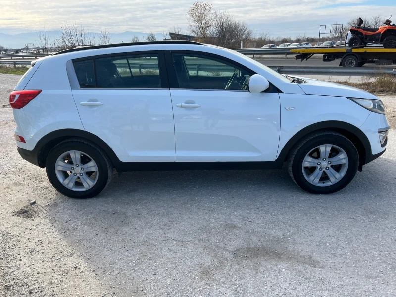 Kia Sportage 1.6 бензин Панорама, снимка 4 - Автомобили и джипове - 48100069