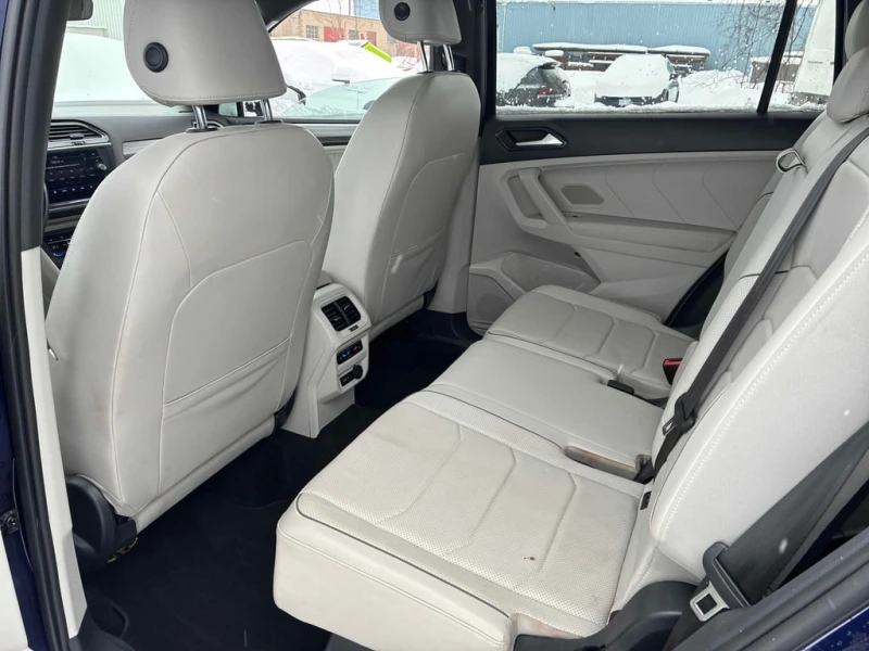 VW Tiguan / Highline R Line / ПОДГРЕВИ / ОБДУХВАНЕ / CARFAX, снимка 11 - Автомобили и джипове - 53271360
