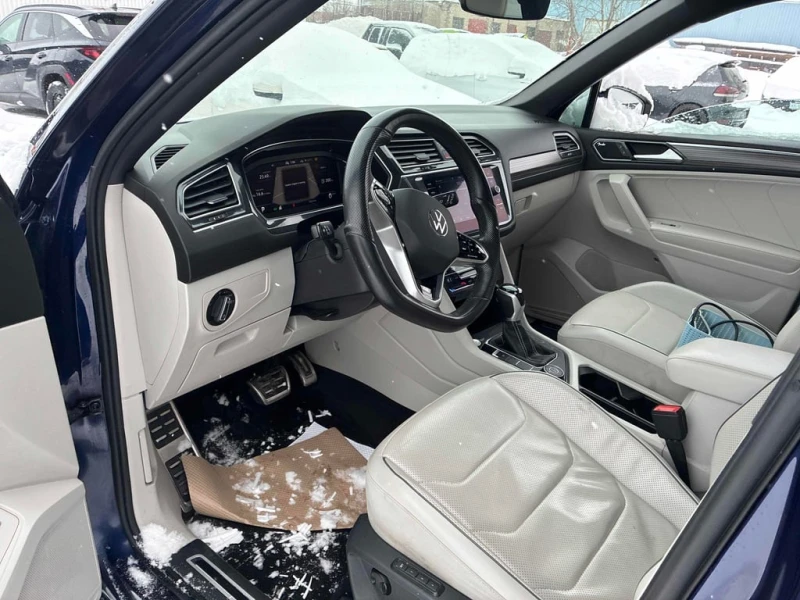 VW Tiguan / Highline R Line / ПОДГРЕВИ / ОБДУХВАНЕ / CARFAX, снимка 7 - Автомобили и джипове - 53271360