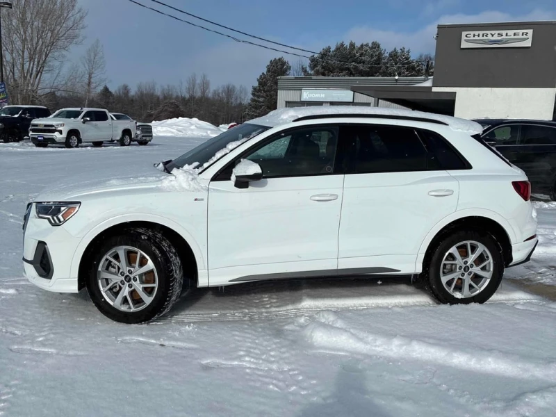 Audi Q3 45 TFSI quattro * CARFAX * ПАНОРАМА* ПОДГРЕВИ, снимка 3 - Автомобили и джипове - 53385493