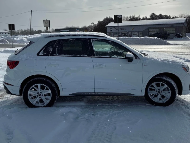Audi Q3 45 TFSI quattro * CARFAX * ПАНОРАМА* ПОДГРЕВИ, снимка 4 - Автомобили и джипове - 53385493