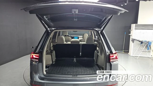 VW Atlas 2.0TSI R-Line| 360| HEADUP| HARMAN K| DIST| 7МЕСТА, снимка 17 - Автомобили и джипове - 55902823