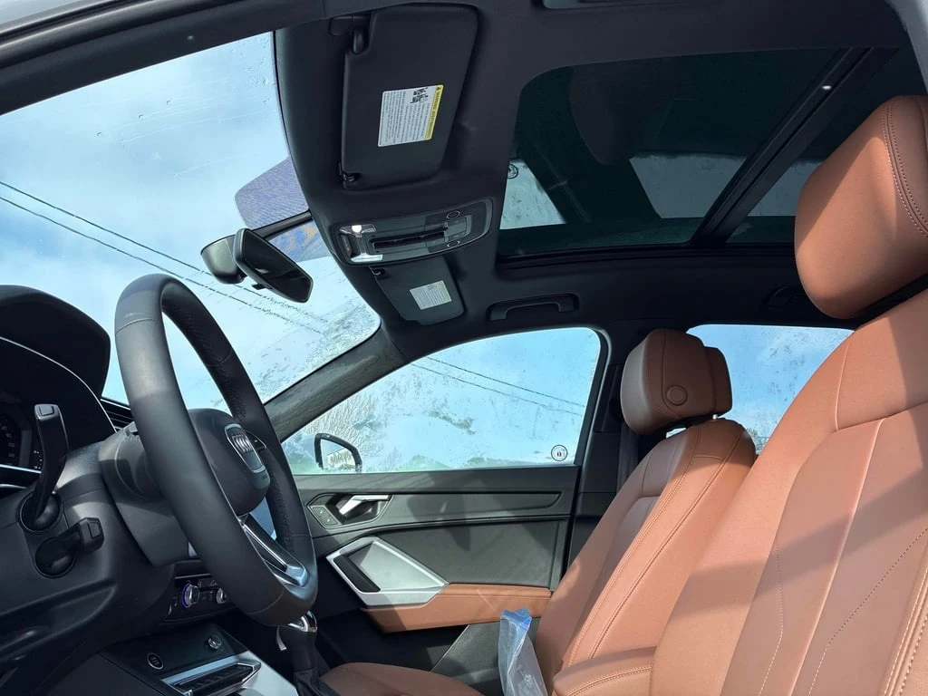 Audi Q3 45 TFSI quattro * CARFAX * ПАНОРАМА* ПОДГРЕВИ - изображение 9