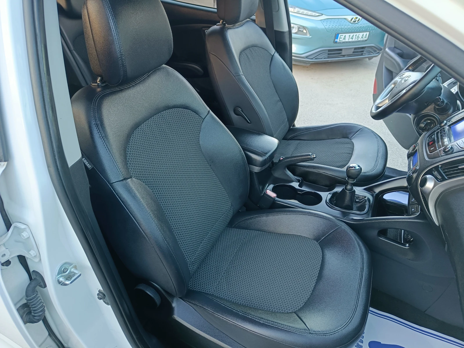 Hyundai IX35 1.7 BARTER 117, снимка 14 - Автомобили и джипове - 53785671