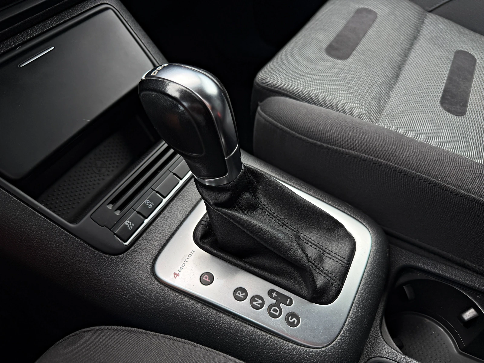VW Tiguan 4 Motion DSG, снимка 13 - Автомобили и джипове - 54870053