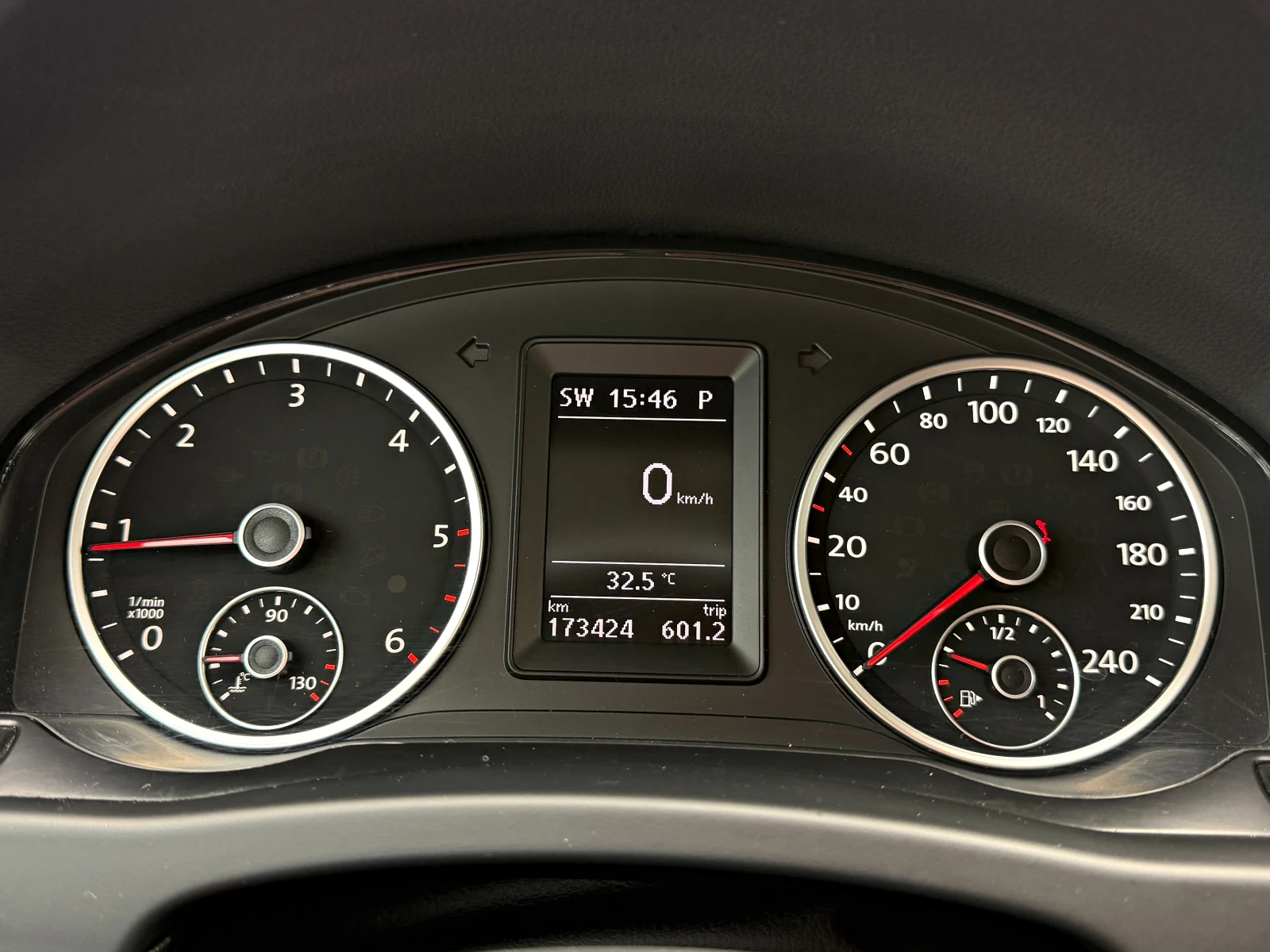 VW Tiguan 4 Motion DSG, снимка 10 - Автомобили и джипове - 54870053