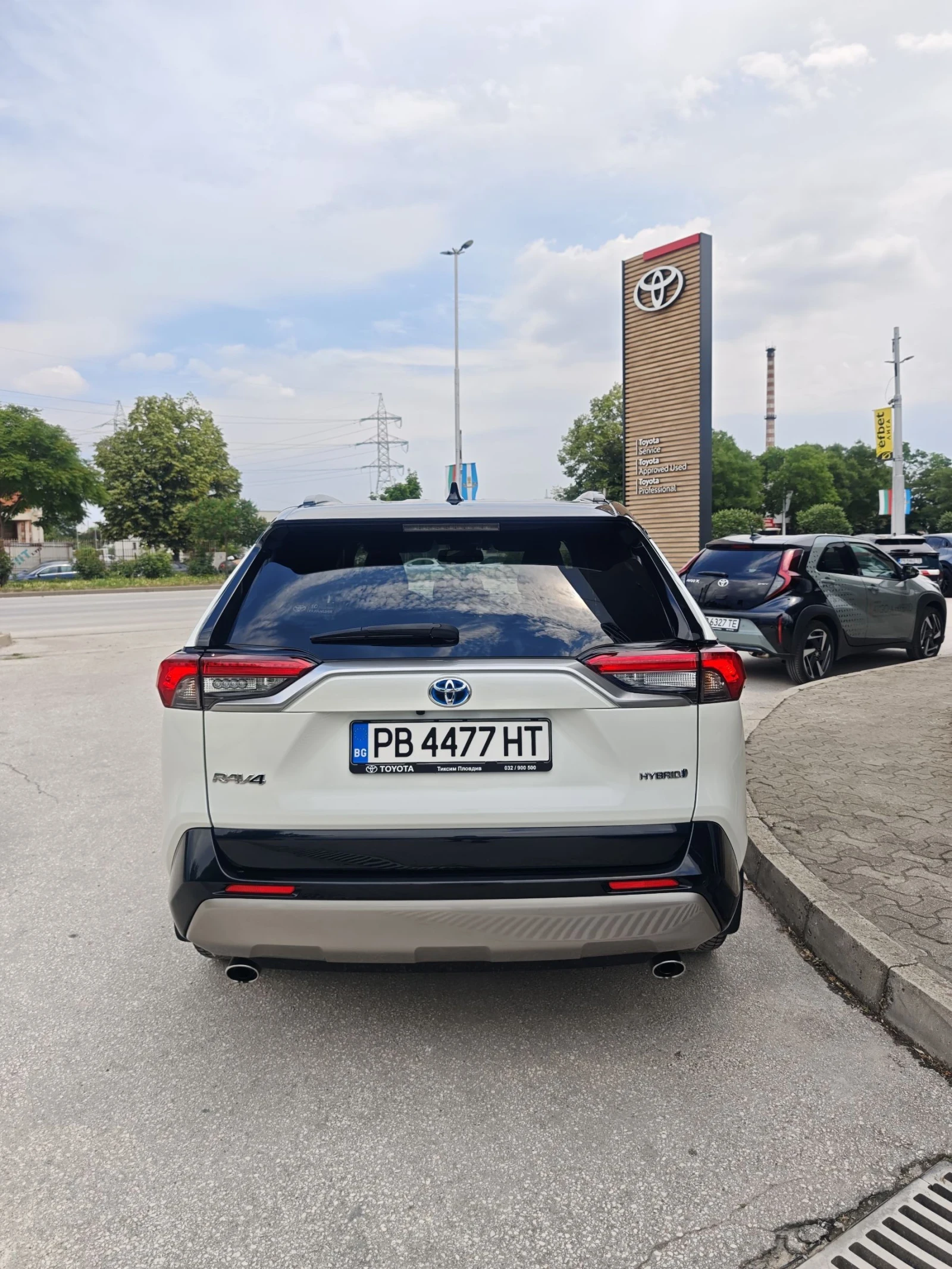 Toyota Rav4 4х4, ДИСТРОНИК, ПОГРЕВ, КАМЕРА, ФУЛ! , снимка 4 - Автомобили и джипове - 54974294