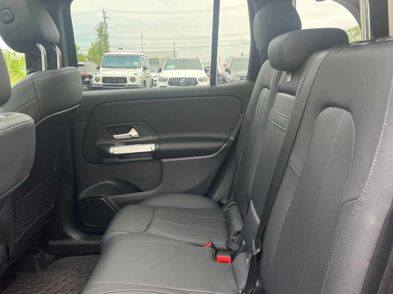 Mercedes-Benz GLB 250 4MATIC | CARFAX | АВТОКРЕДИТ БЕЗ ПЪРВОНАЧАЛНА, снимка 14 - Автомобили и джипове - 55593555