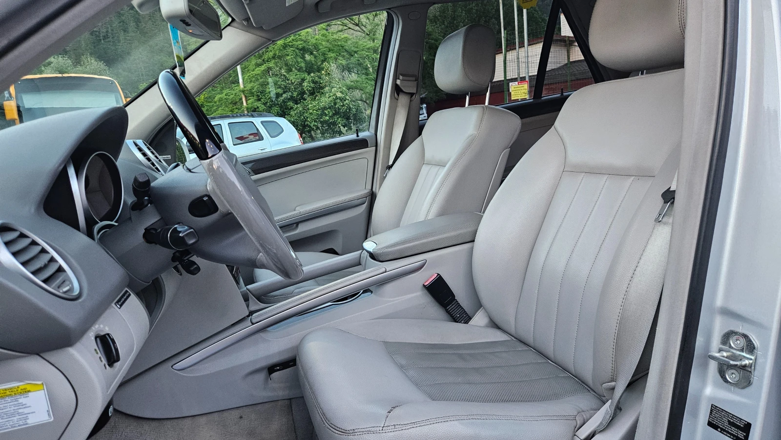 Mercedes-Benz ML 320 Cdi AMG/KOJA/KLIMATRON/NAVIG/AVTOMAT, снимка 12 - Автомобили и джипове - 55839143