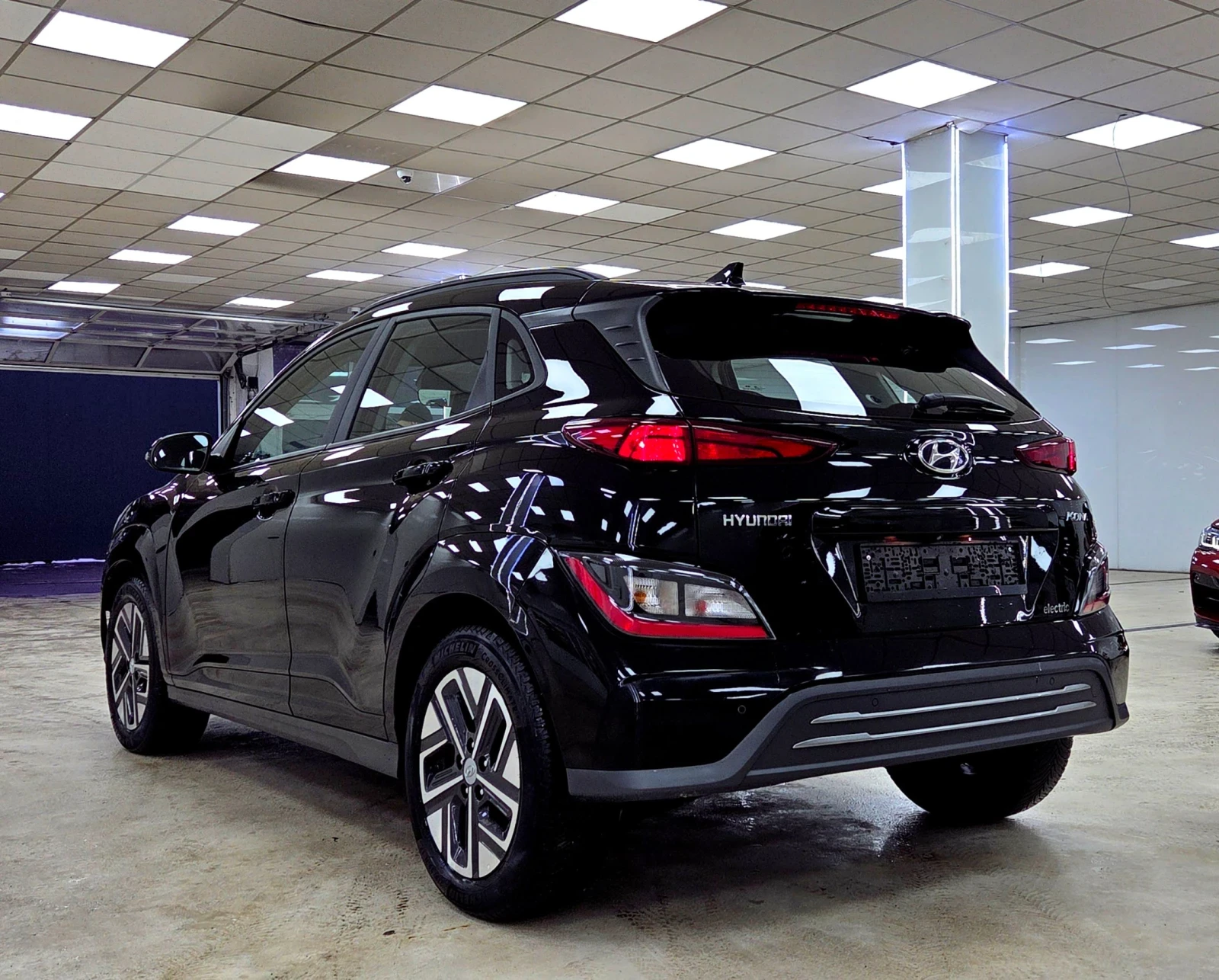 Hyundai Kona SOH100%/Гаранционен/Сервизна Книжка, снимка 4 - Автомобили и джипове - 55994225
