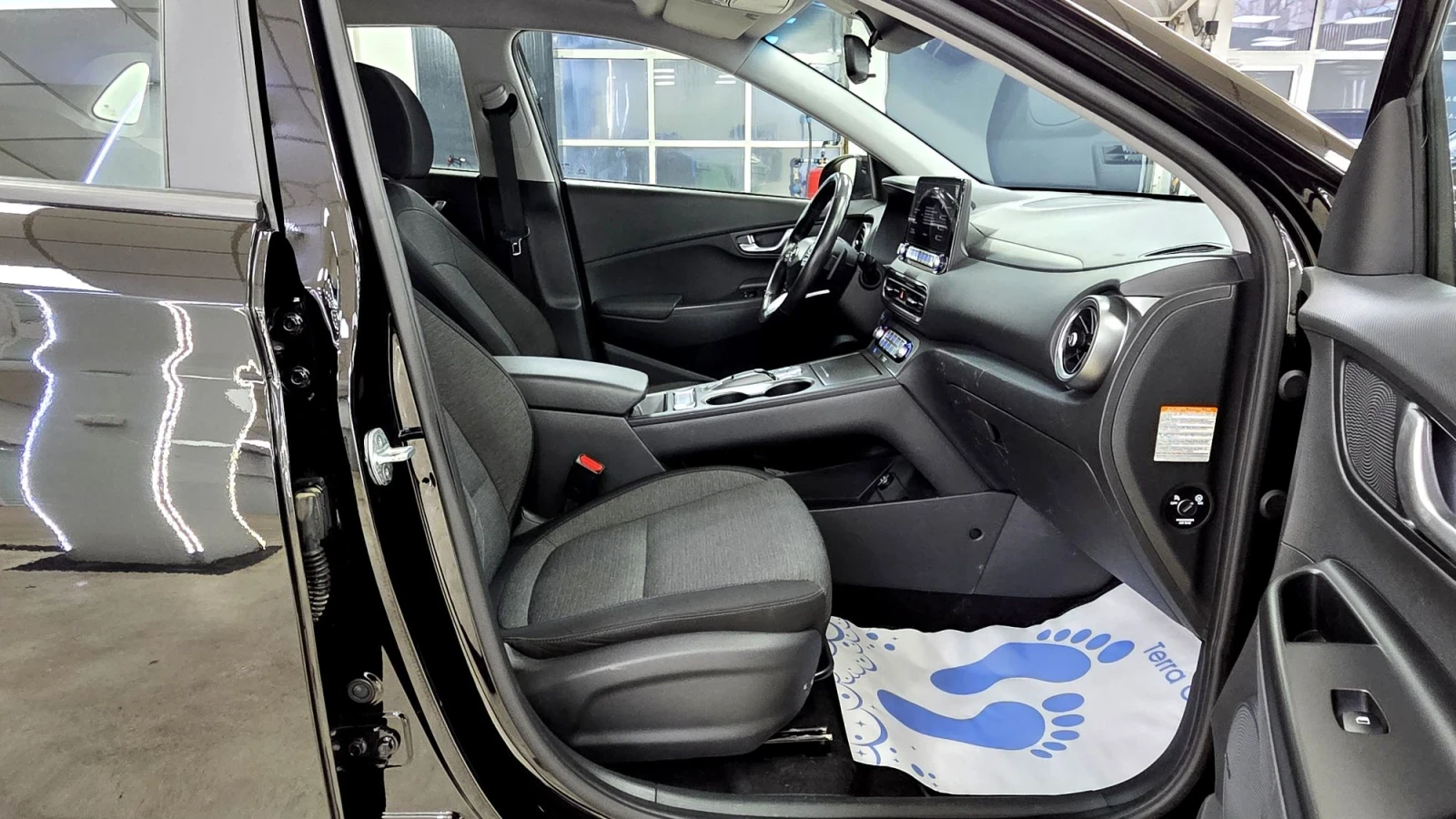 Hyundai Kona SOH100%/Гаранционен/Сервизна Книжка, снимка 9 - Автомобили и джипове - 55994225