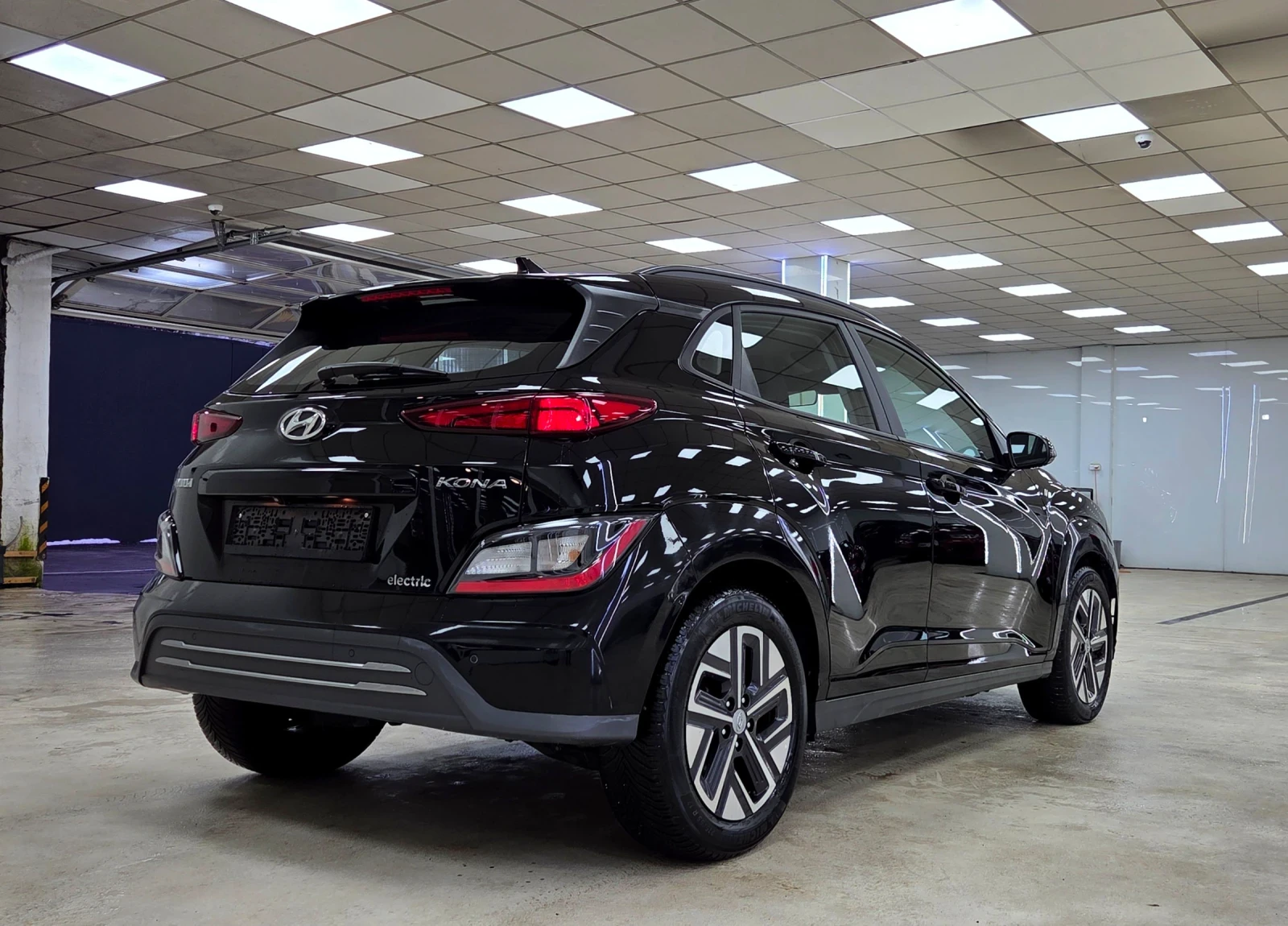 Hyundai Kona SOH100%/Гаранционен/Сервизна Книжка, снимка 3 - Автомобили и джипове - 55994225