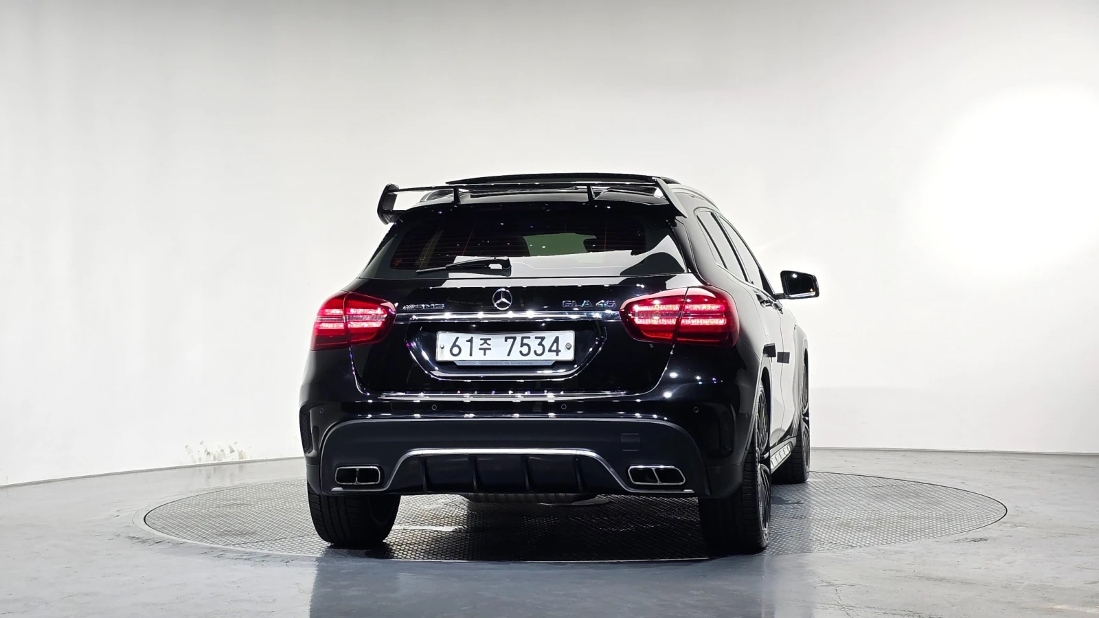 Mercedes-Benz GLA 45 AMG 4Matic, снимка 4 - Автомобили и джипове - 56209175