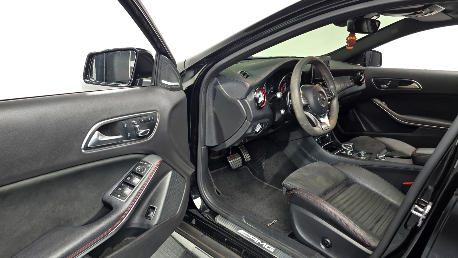 Mercedes-Benz GLA 45 AMG 4Matic, снимка 9 - Автомобили и джипове - 56209175