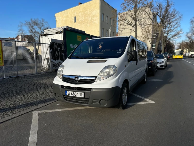 Opel Vivaro, снимка 2 - Бусове и автобуси - 48960659