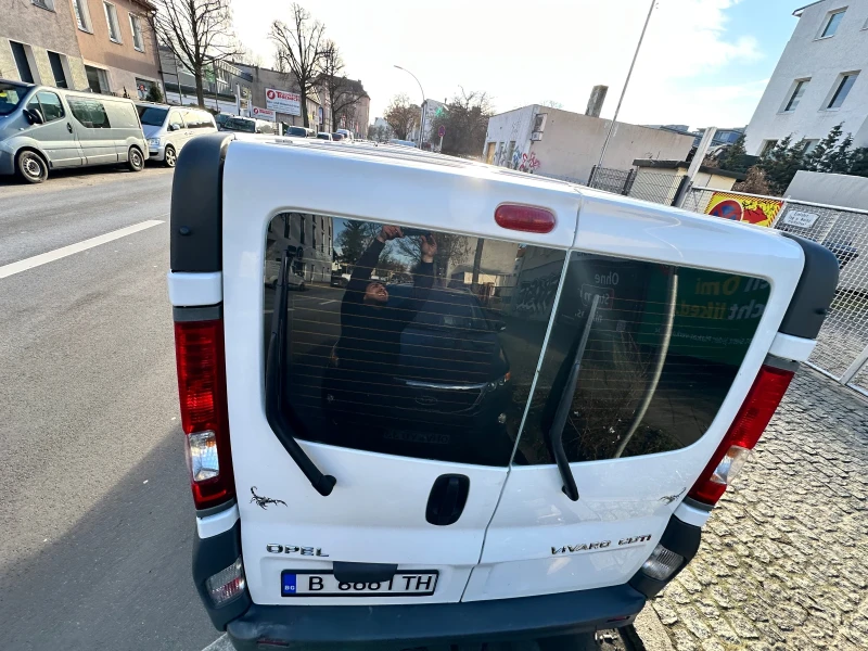 Opel Vivaro, снимка 5 - Бусове и автобуси - 48960659