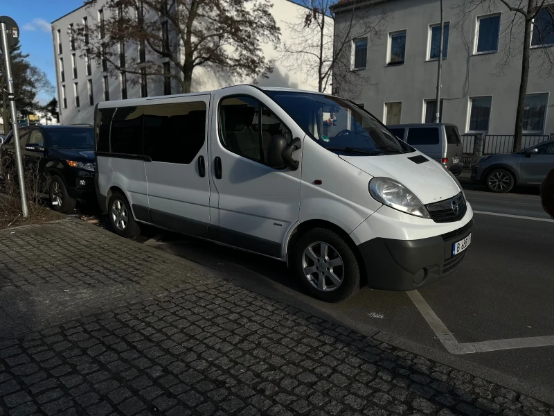 Opel Vivaro, снимка 1 - Бусове и автобуси - 48960659