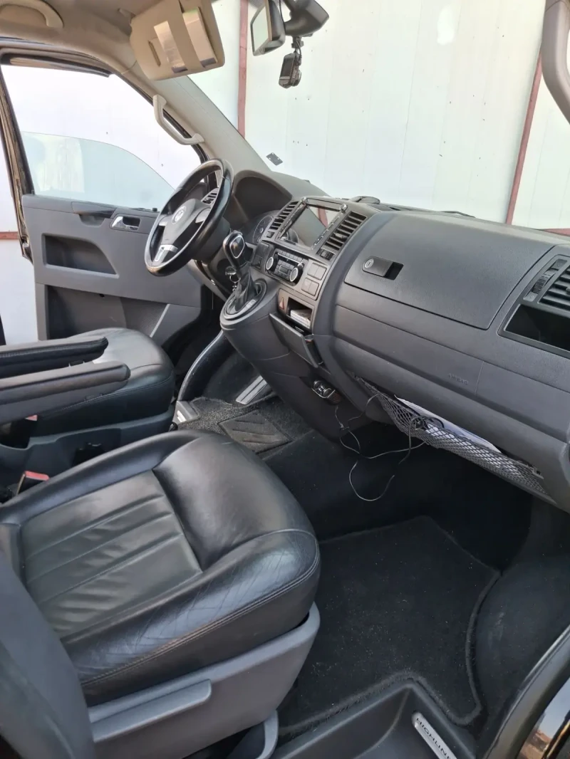 VW Caravelle HIGHLINE, снимка 8 - Бусове и автобуси - 52473428