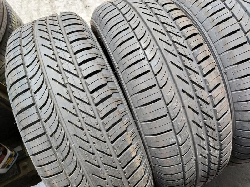 Гуми Летни 235/60R18, снимка 2 - Гуми и джанти - 36791222