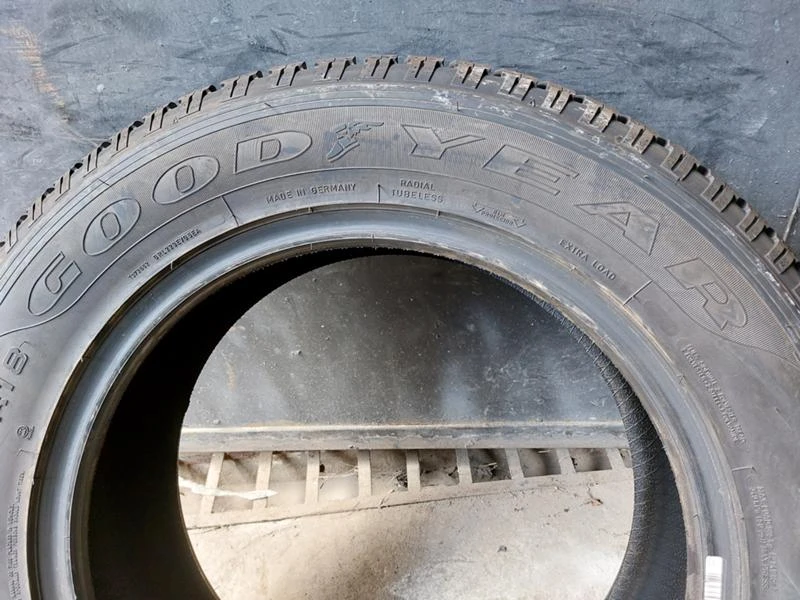 Гуми Летни 235/60R18, снимка 5 - Гуми и джанти - 36791222