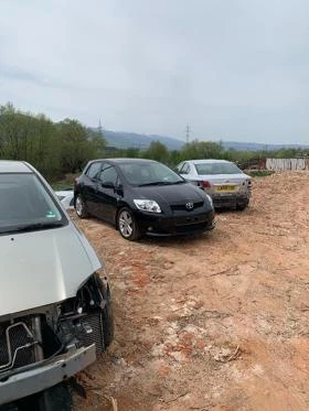 Toyota Auris 15броя 2.2D-CAT 177кс. НА ЧАСТИ, снимка 9