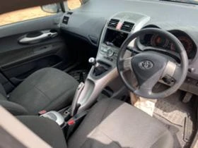 Toyota Auris 15броя 2.2D-CAT 177кс. НА ЧАСТИ, снимка 10