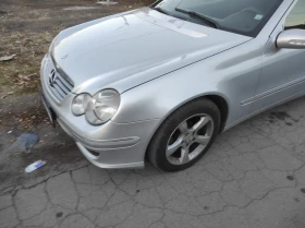 Mercedes-Benz C 200, снимка 11