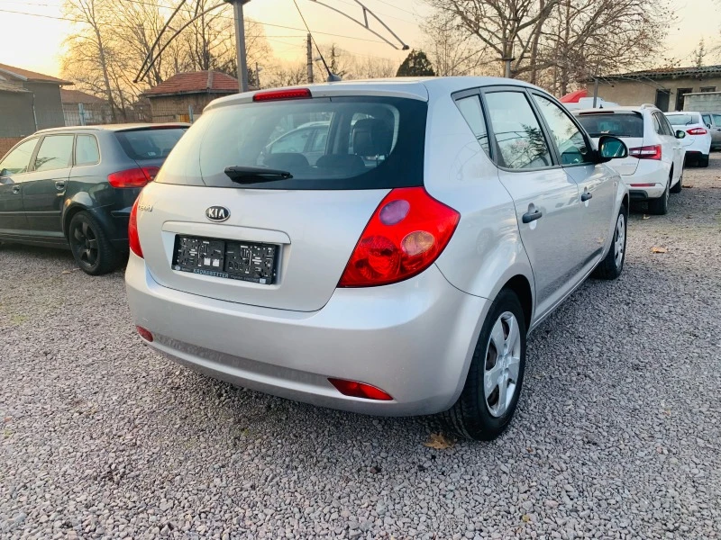 Kia Ceed 1.6i НОВА!!!!, снимка 8 - Автомобили и джипове - 43853260