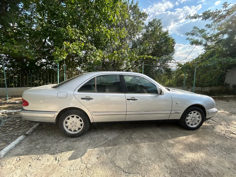 Mercedes-Benz E 250 D, снимка 5 - Автомобили и джипове - 46731014