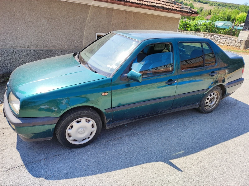 VW Vento, снимка 4 - Автомобили и джипове - 47364738