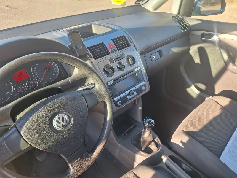 VW Touran, снимка 8 - Автомобили и джипове - 49533535