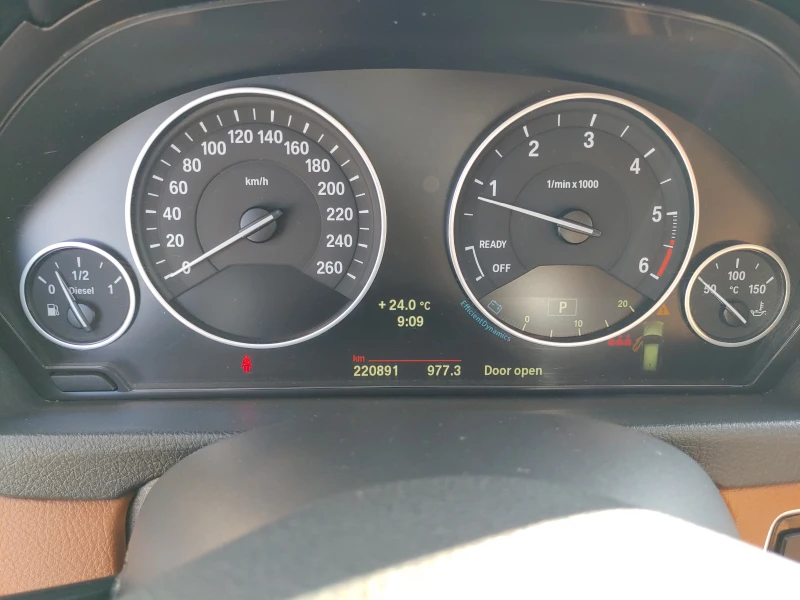 BMW 320 Luxury-XDrive, снимка 11 - Автомобили и джипове - 50640743