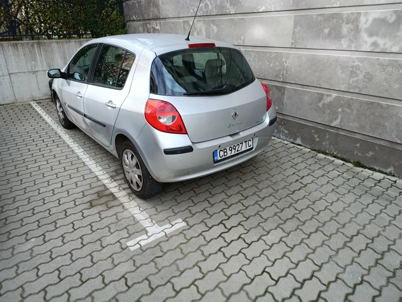 Renault Clio 1.6, снимка 4 - Автомобили и джипове - 52974555