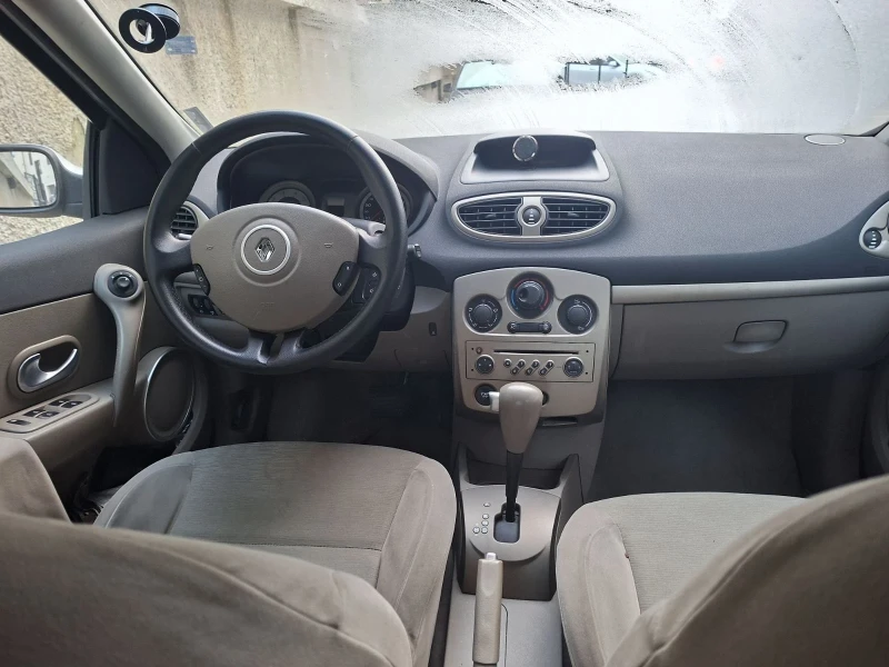 Renault Clio 1.6, снимка 3 - Автомобили и джипове - 52974555
