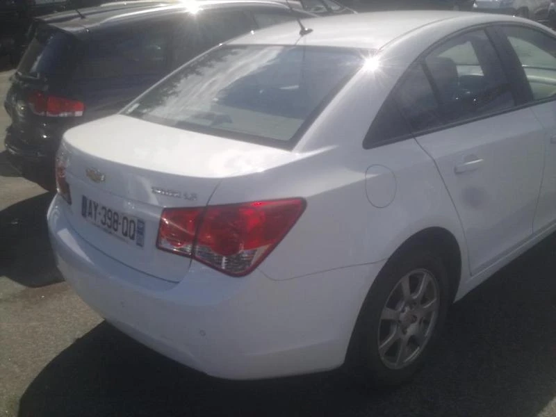 Chevrolet Cruze 1.8i 16V / 2.0 VCDi, снимка 10 - Автомобили и джипове - 48320200