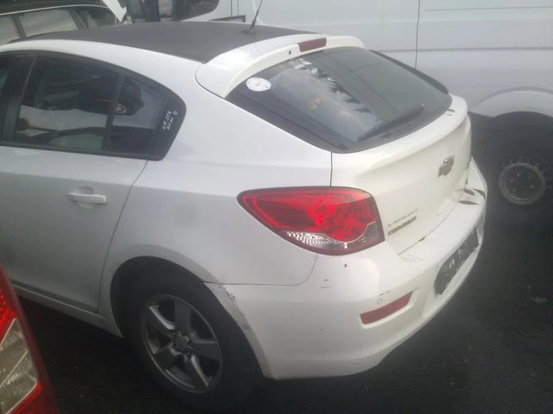 Chevrolet Cruze 1.8i 16V / 2.0 VCDi, снимка 5 - Автомобили и джипове - 48320200