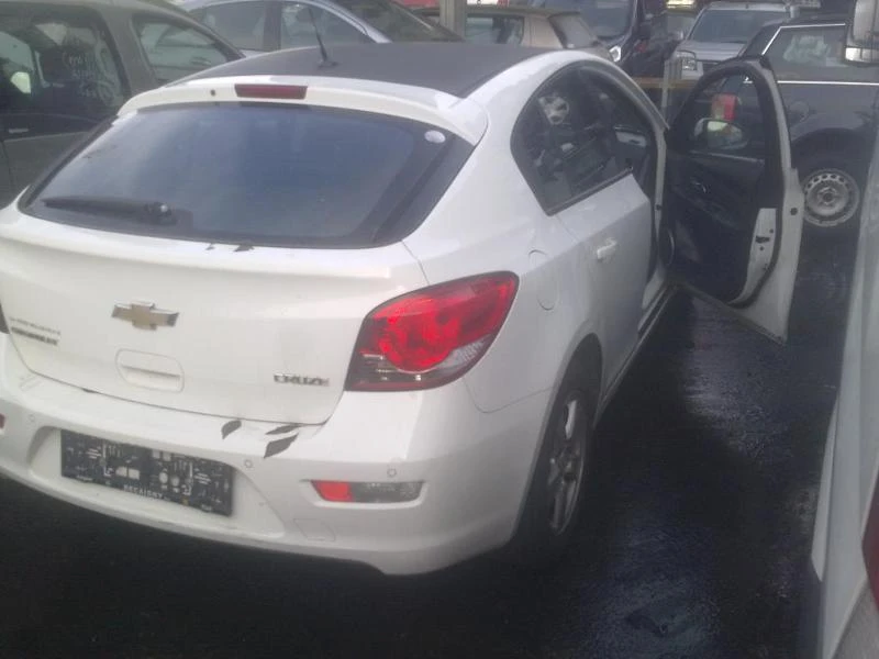 Chevrolet Cruze 1.8i 16V / 2.0 VCDi, снимка 4 - Автомобили и джипове - 48320200