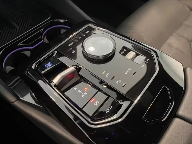 BMW i5 40/340HP/M-SPORT-PRO/19''/ICONIC/360/848v, снимка 14 - Автомобили и джипове - 53023352