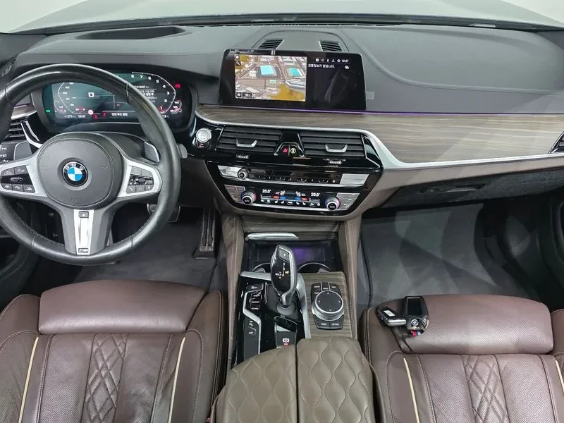 BMW 530 I M Sports Plus, снимка 7 - Автомобили и джипове - 55832756
